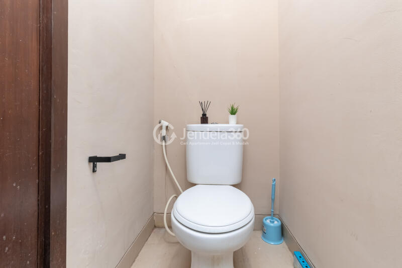 Bathroom Homey Studio Apartment at U Residence Karawaci Low Floor