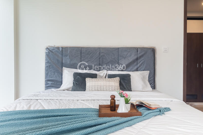 Bedroom High Floor 2BR Apartment with  View at Branz Mega Kuningan Apartment