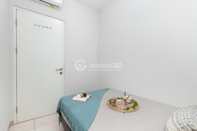 Bedroom 2 3BR The Springlake Summarecon Apartment at Tower Caldesia