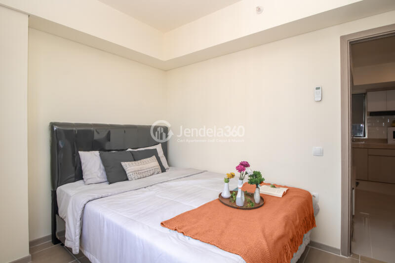Bedroom 1 Strategic Location 3BR Apartment at Meikarta Apartment Low Floor