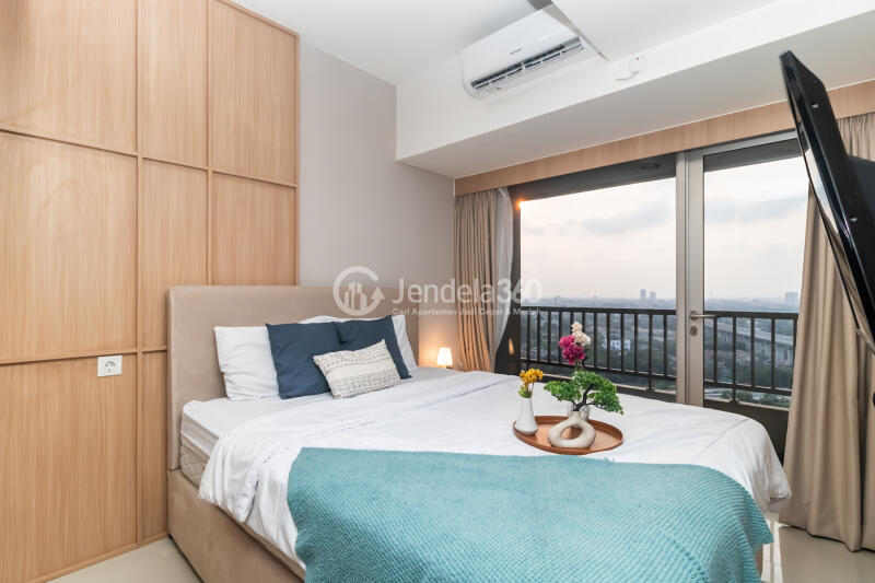Bedroom 1BR Orange County Lippo Cikarang Apartment at Low Floor