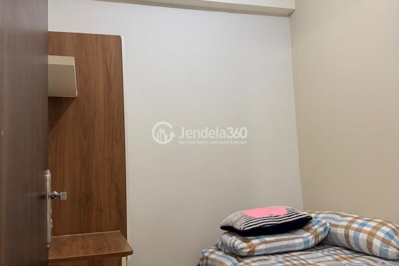 Bedroom 2 Comfortable 2BR Apartment Low Floor with city View at Serpong Green View Apartment