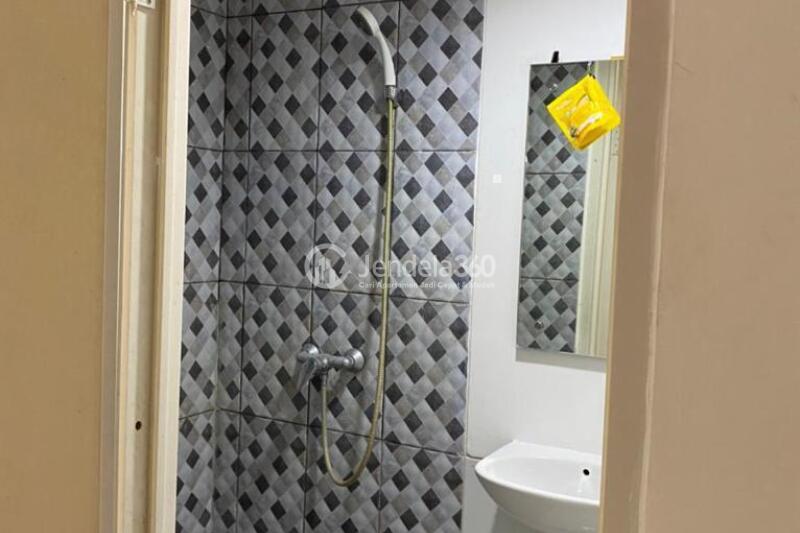 Bathroom Elegant Studio Apartment Low Floor with West View at Aeropolis 1 Apartment