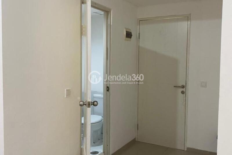 Bedroom Elegant Studio Apartment Low Floor with West View at Aeropolis 1 Apartment