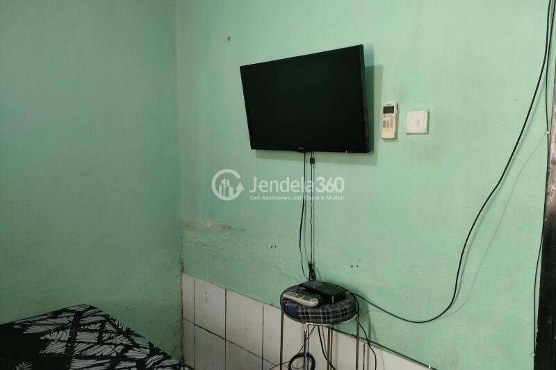 Bedroom 1BR Apartment with  View at Modernland Golf Apartment