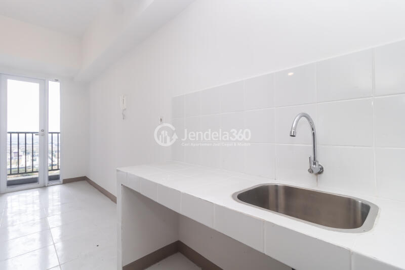 Kitchen Studio Apartment with  View at Tokyo Riverside Apartment