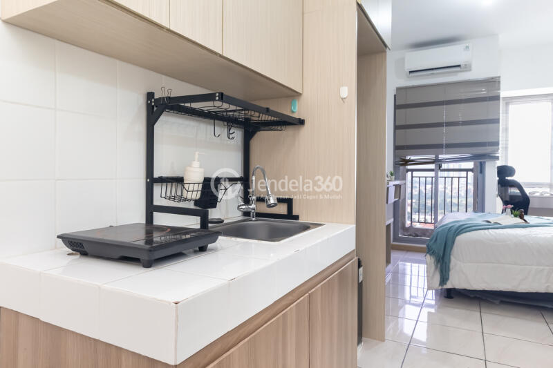 Kitchen Studio M Town Residence Serpong Apartment at High Floor