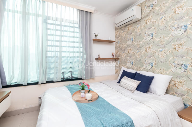 Bedroom 1 2BR Apartment with  View at Hamptons Park Apartment