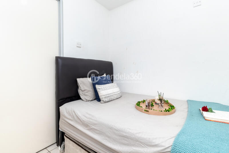 Bedroom 2 2BR Green Bay Pluit Apartment at Tower Borneo