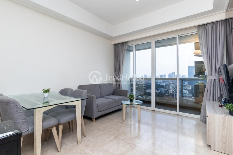 Living Room Low Floor 2BR Apartment with  View at Menteng Park