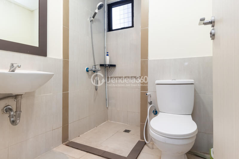Bathroom Low Floor 2BR Apartment with  View at Meikarta Apartment