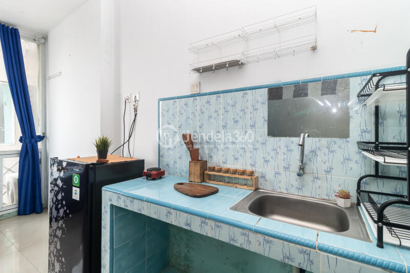 Kitchen Low Floor Studio Apartment with  View at Saladdin Mansion