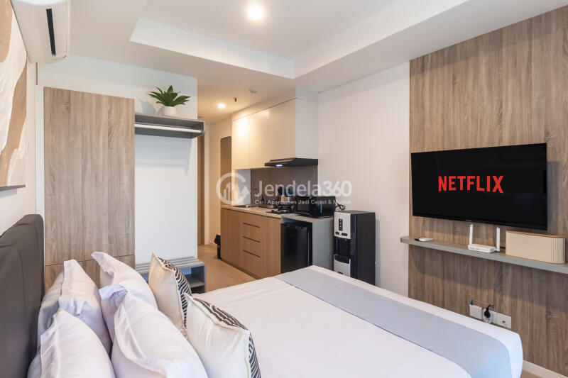 Bedroom Decorative Studio Apartment Middle Floor with City View at Antasari Place Apartment