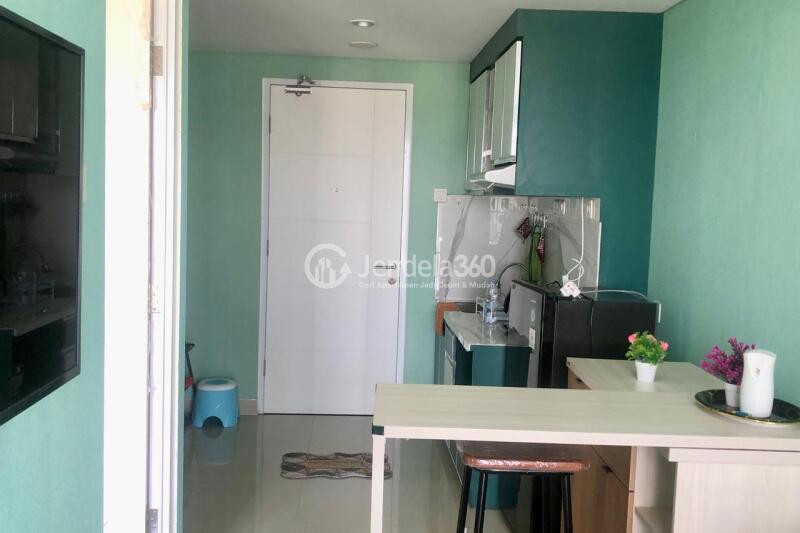 Living Room Low Floor 1BR Apartment with  View at Tamansari Skylounge Makassar Apartment