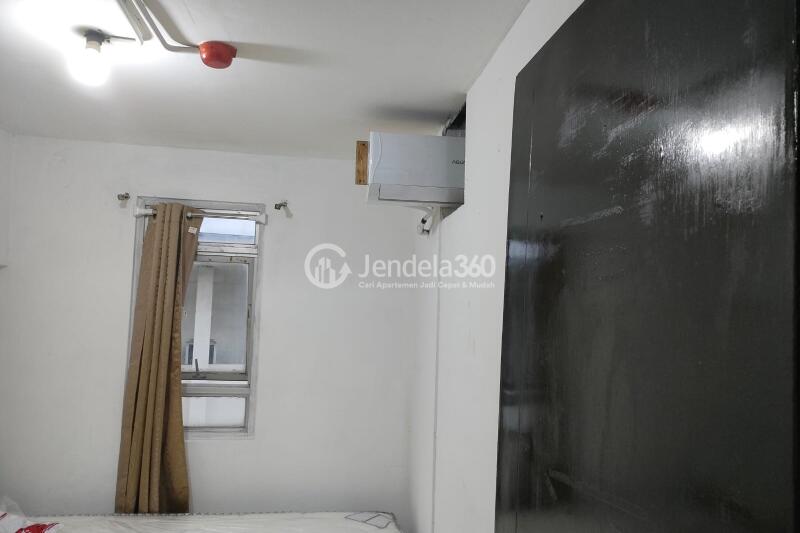 Bedroom 1 Well Furnished 2BR Apartment Low Floor with  View at Modernland Golf Apartment