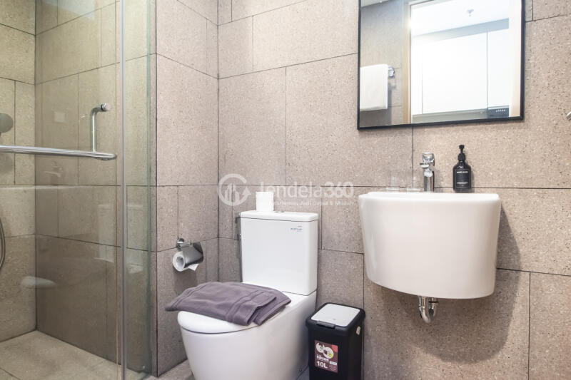 Bathroom Studio Antasari Place Apartment at Middle Floor