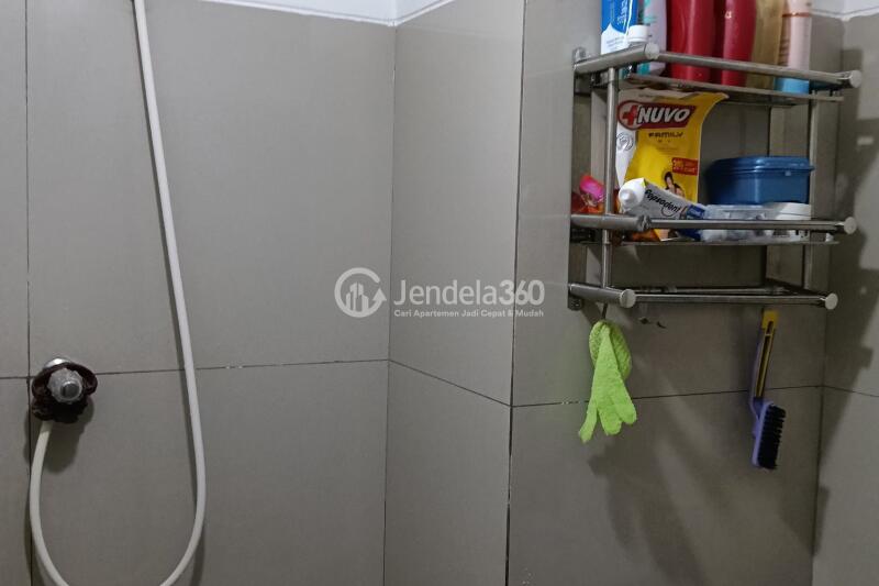 Bathroom 1BR Apartment with  View at Baileys City Apartment