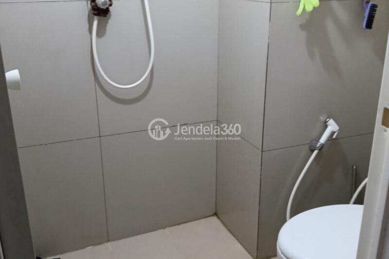 Bathroom 1BR Apartment with  View at Baileys City Apartment