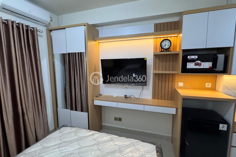 Bedroom Fancy Studio Apartment at Transpark Cibubur Apartment Low Floor