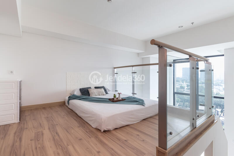 Bedroom Studio Apartment with City View at Southgate Residence