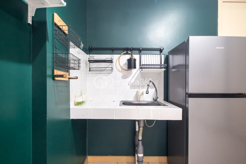Kitchen 2BR M Town Residence Serpong Apartment at Low Floor