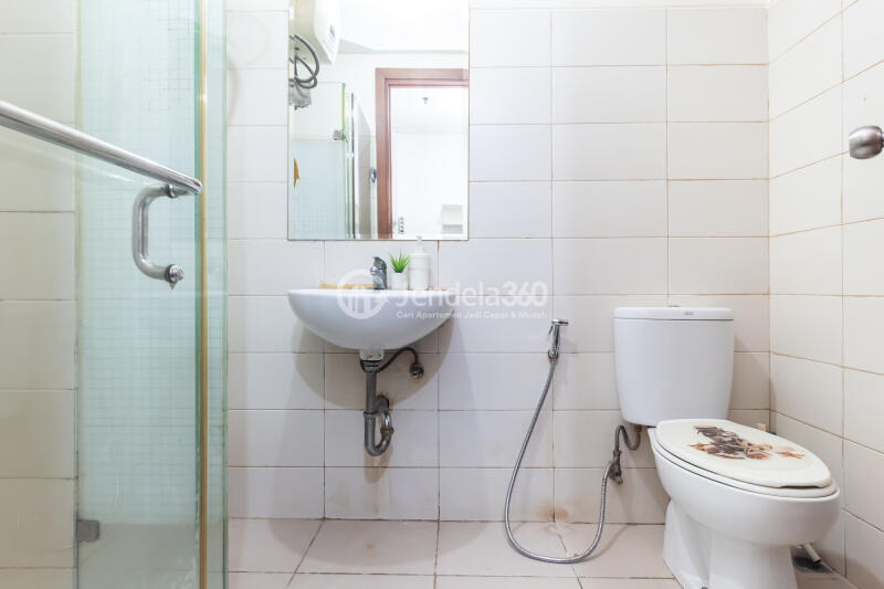 Bathroom Studio Woodland Park Residence Kalibata Apartment at Tower Matoa