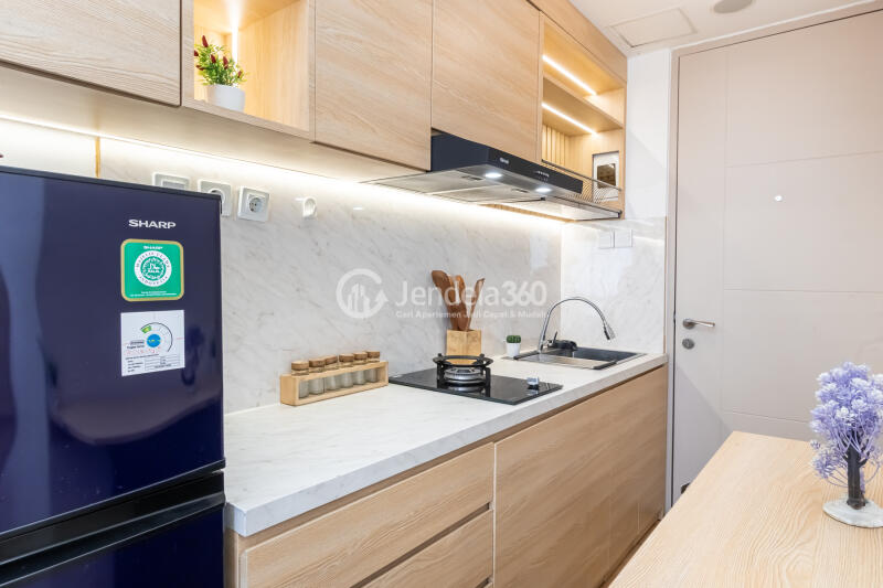 Kitchen High Floor Studio Apartment with  View at Tokyo Riverside Apartment
