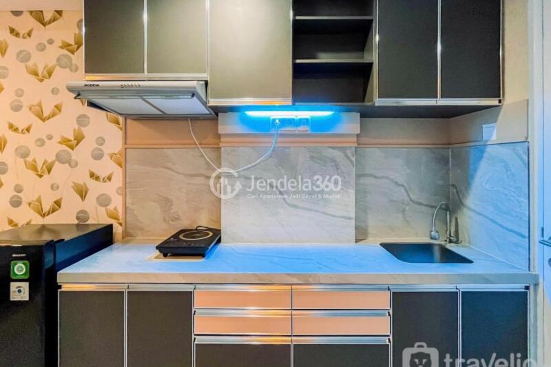 Kitchen Low Floor Studio Apartment with - View at Tamansari Skylounge Makassar Apartment