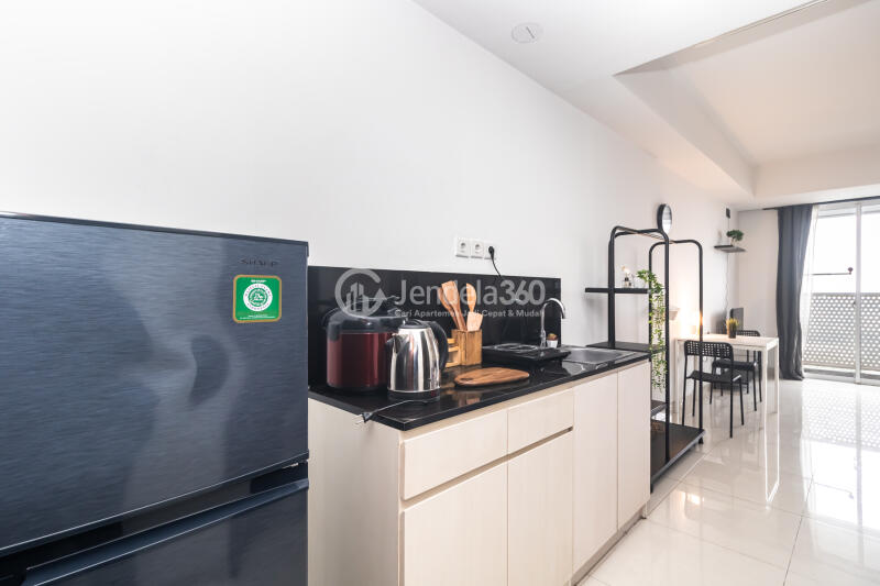 Kitchen 1BR The Crest West Vista Puri Apartment at Middle Floor