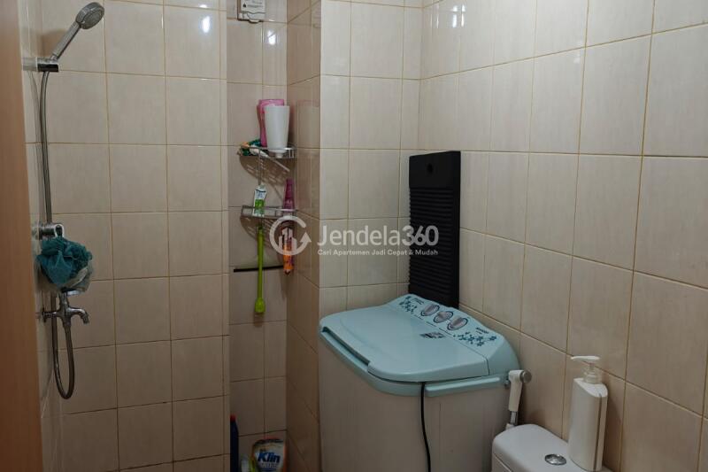 Bathroom 2BR victoria square cimone tangerang Apartment at Low Floor