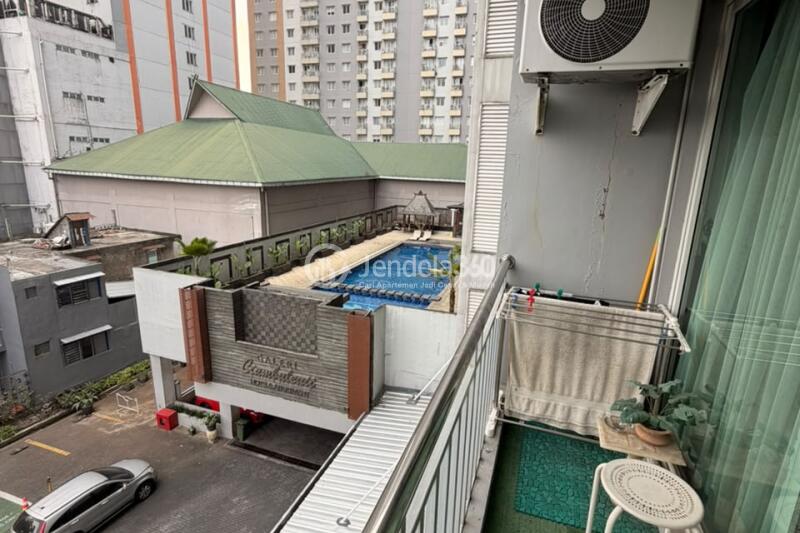 Balcony Elegant Studio Apartment Low Floor with  View at Galeri Ciumbuleuit Apartment
