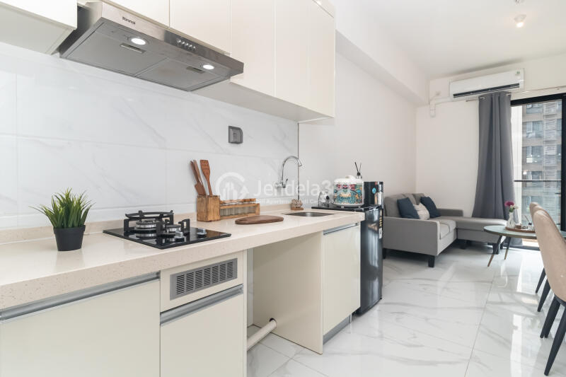 Kitchen 2BR Apartment with  View at Sky House Alam Sutera