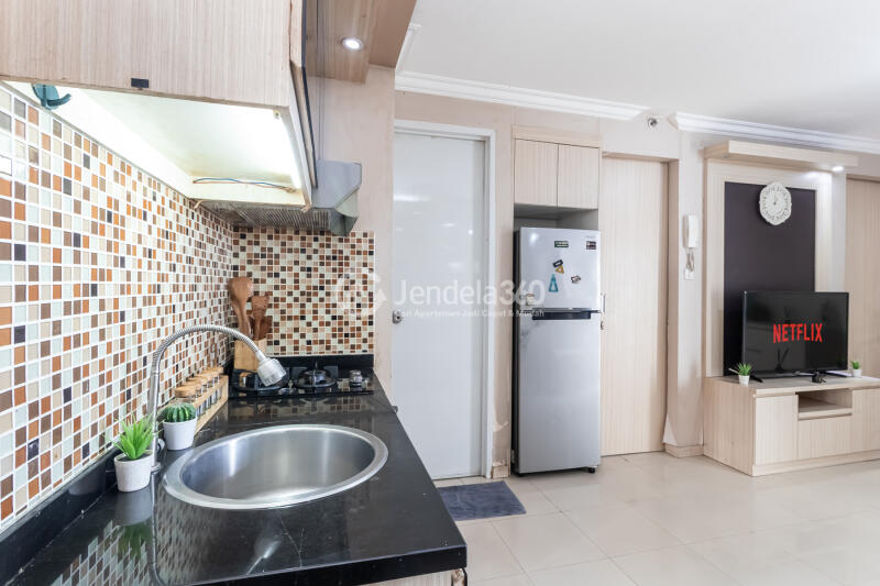Kitchen High Floor 3BR Apartment with city View at Bassura City Apartment