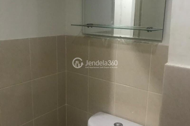 Bathroom 2BR Apartment with  View at Podomoro Golf View Apartment
