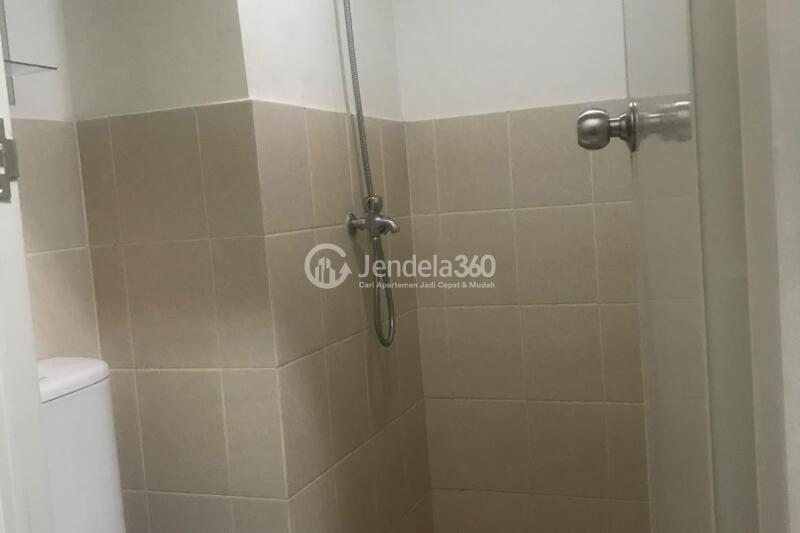 Bathroom 2BR Apartment with  View at Podomoro Golf View Apartment