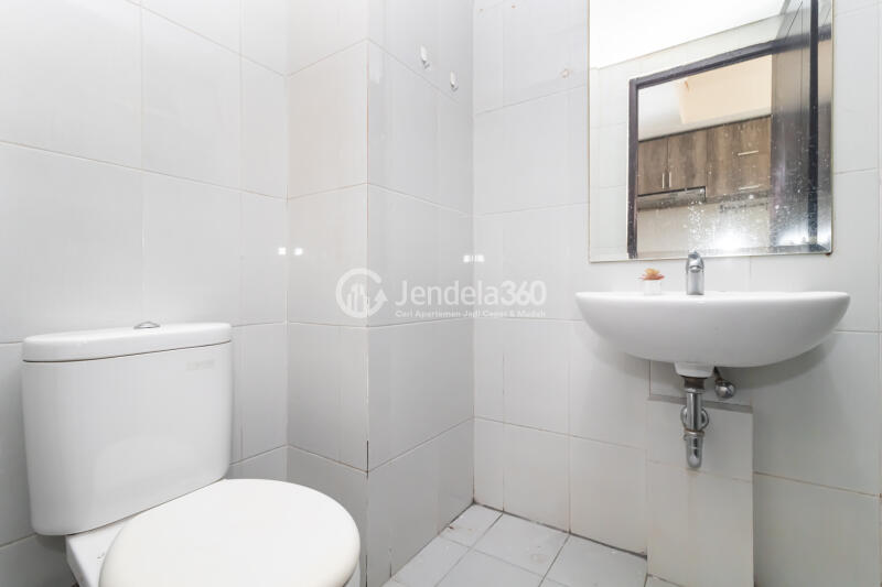 Bathroom Studio Casa De Parco Apartment at Tower Magnolia
