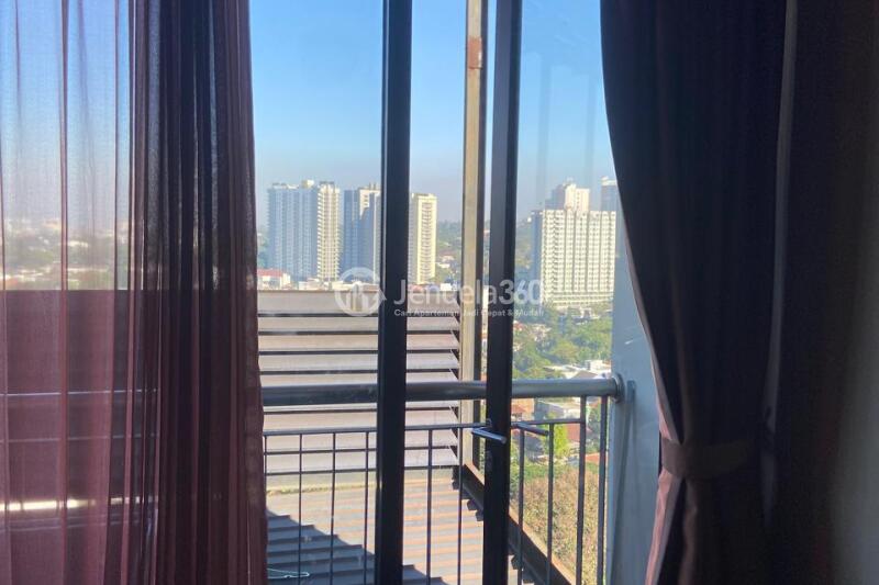 Balcony Stunning Studio Apartment at Beverly Dago Residence Middle Floor