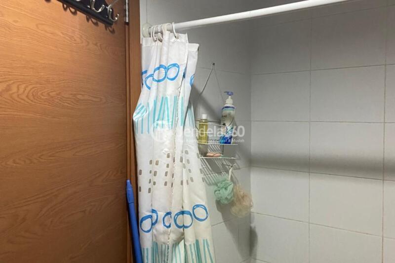 Bathroom Stunning Studio Apartment at Beverly Dago Residence Middle Floor