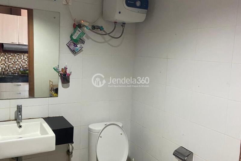Bathroom Stunning Studio Apartment at Beverly Dago Residence Middle Floor