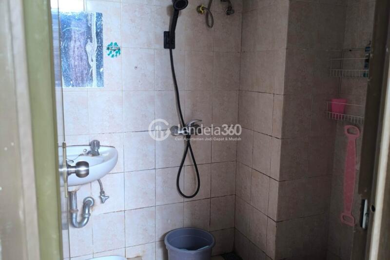 Bathroom 2BR The Boutique At Kemayoran Apartment at Low Floor