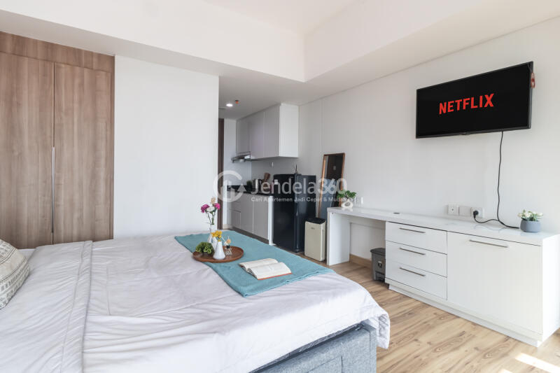 Bedroom Studio Apartment with City View at Southgate Residence
