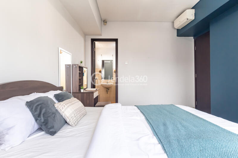Bedroom 1 High Floor 3BR Apartment with city View at Aspen Residence Apartment