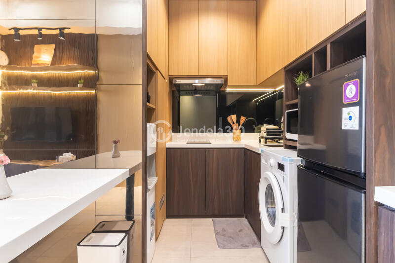 Kitchen 1BR Fatmawati City Center Apartment at High Floor