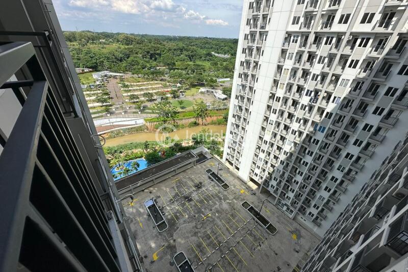 Balcony Low Floor Studio Apartment with  View at Podomoro Golf View Apartment