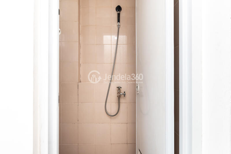 Bathroom 2BR Apartment with  View at Puri Park View Apartment