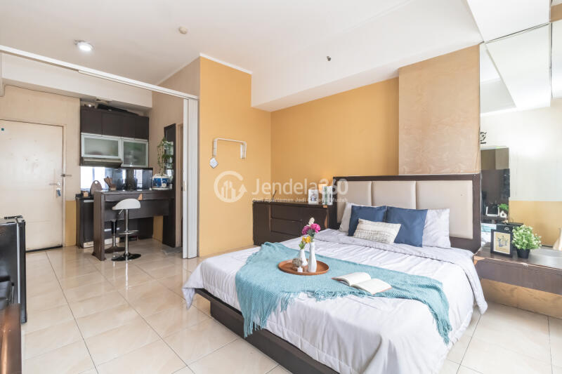 Bedroom Cozy Studio Apartment Low Floor with  View at Season City Apartment
