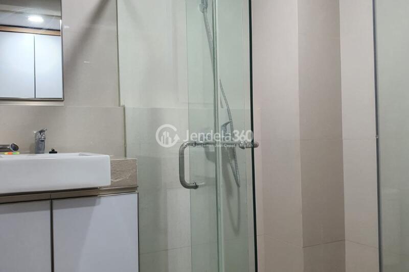 Bathroom Studio Apartment with  View at Landmark Residence