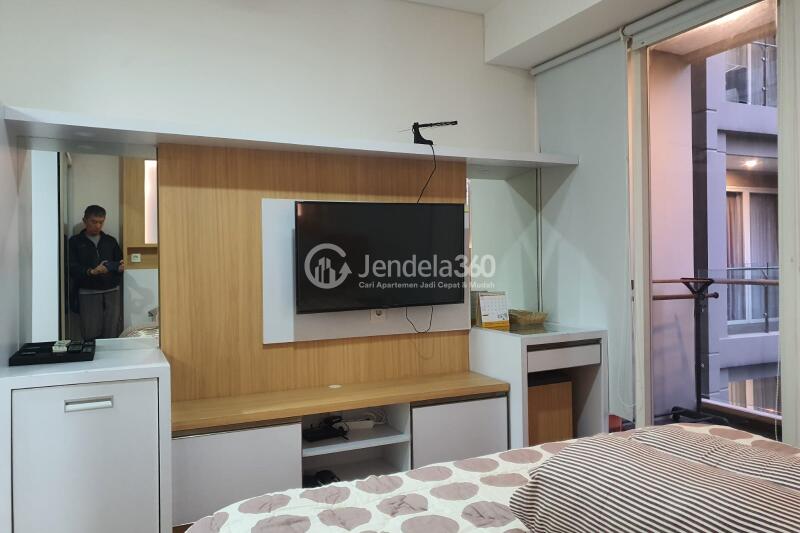 Bedroom Studio Apartment with  View at Landmark Residence