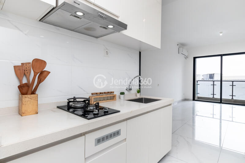 Kitchen 3BR Sky House BSD Apartment at Middle Floor
