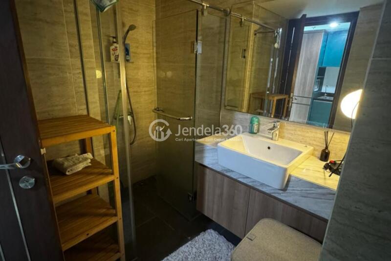 Bathroom Homey 1BR Apartment Low Floor with  View at Southgate Residence